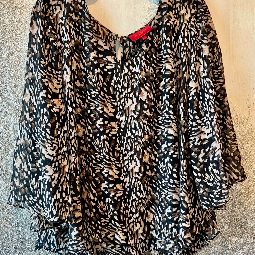 Jennifer Lopez Black and tan Flutter Sleeve Blouse